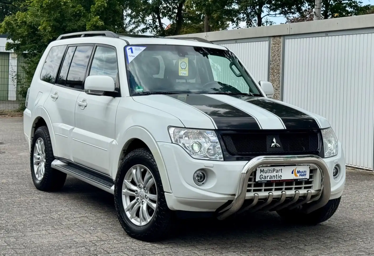 Mitsubishi Pajero 3.2 DI-D Instyle Weiß - 1