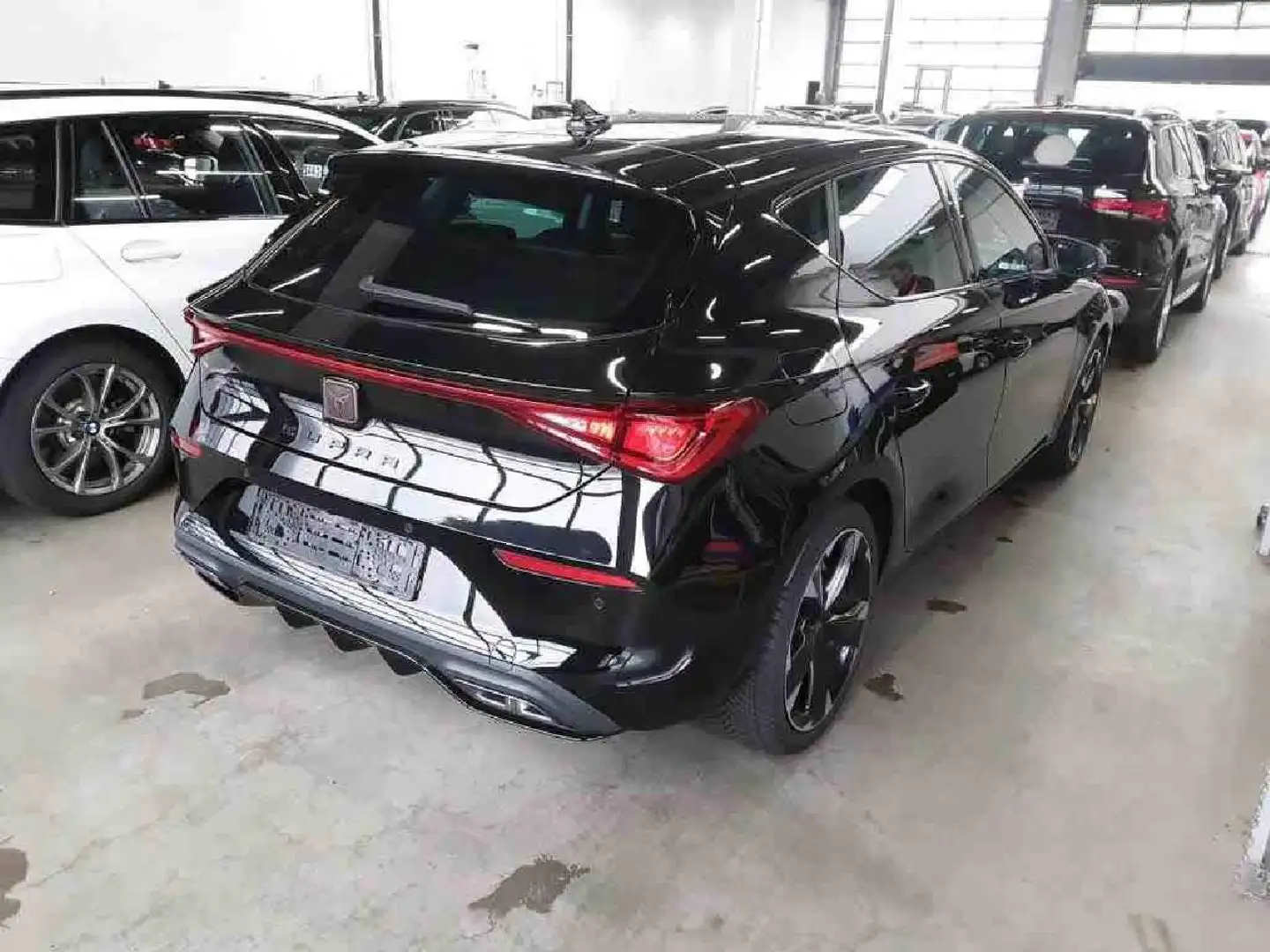 CUPRA Leon 1.5 eTSI DSG OPF - LED, Navi, Paket XL Negro - 2