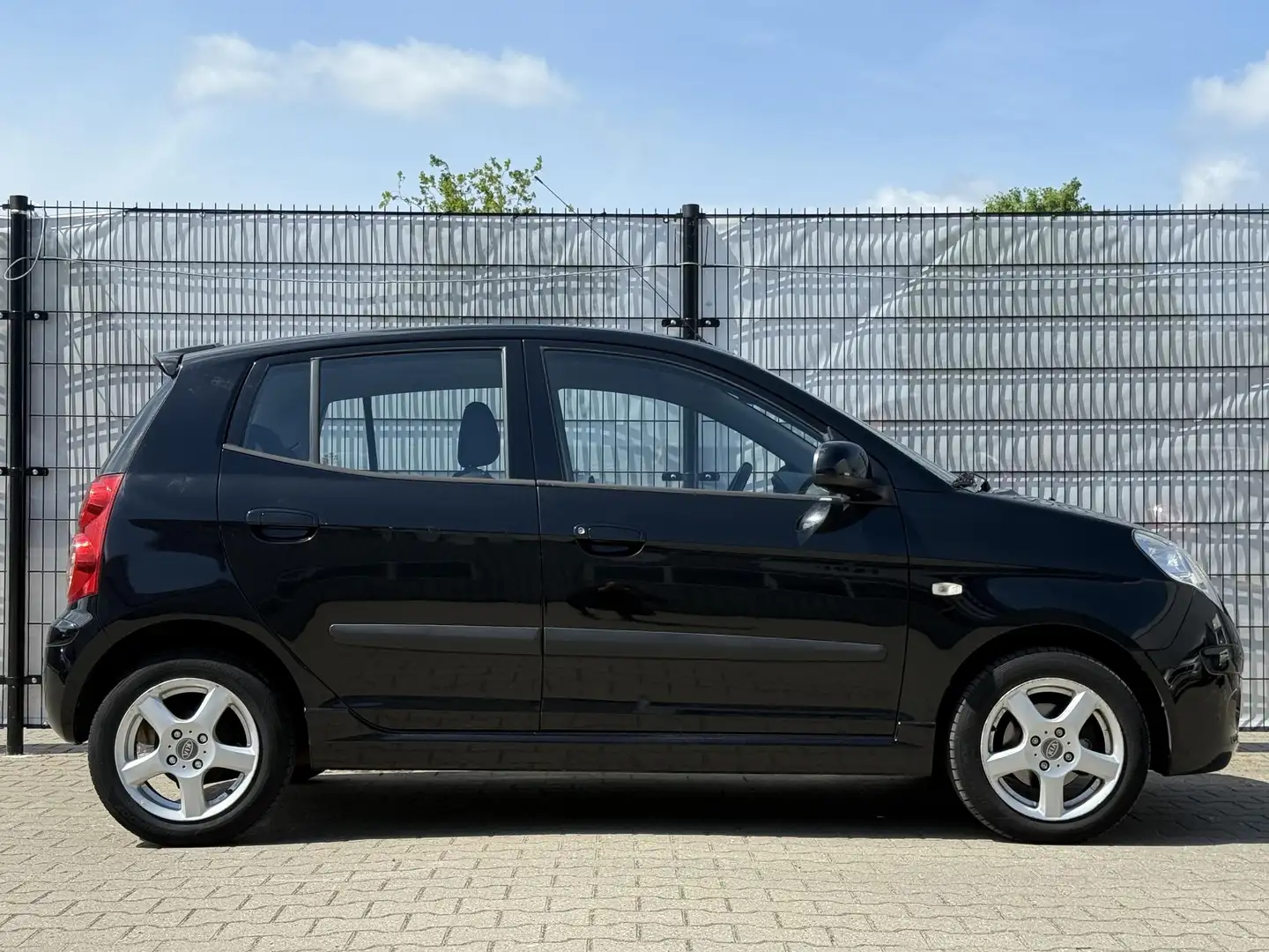 Kia Picanto 1.0 Seven 5 deurs Airco! Zwart - 2