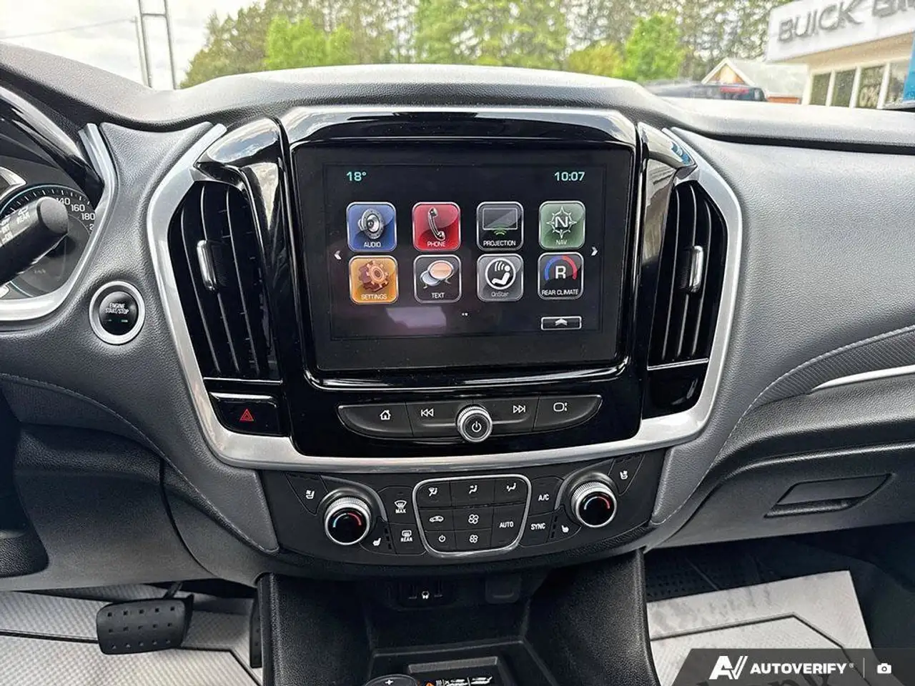 Chevrolet Traverse photo Chevrolet Traverse