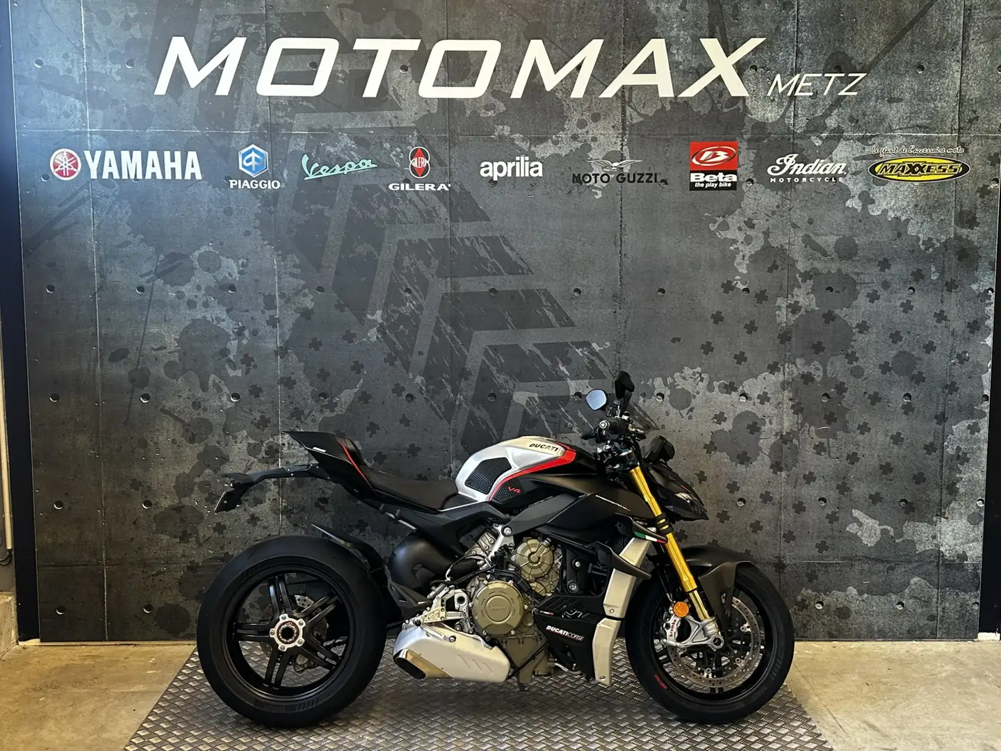 Ducati Streetfighter Gris - 1