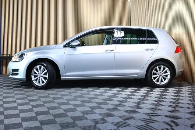 Volkswagen Golf view 10