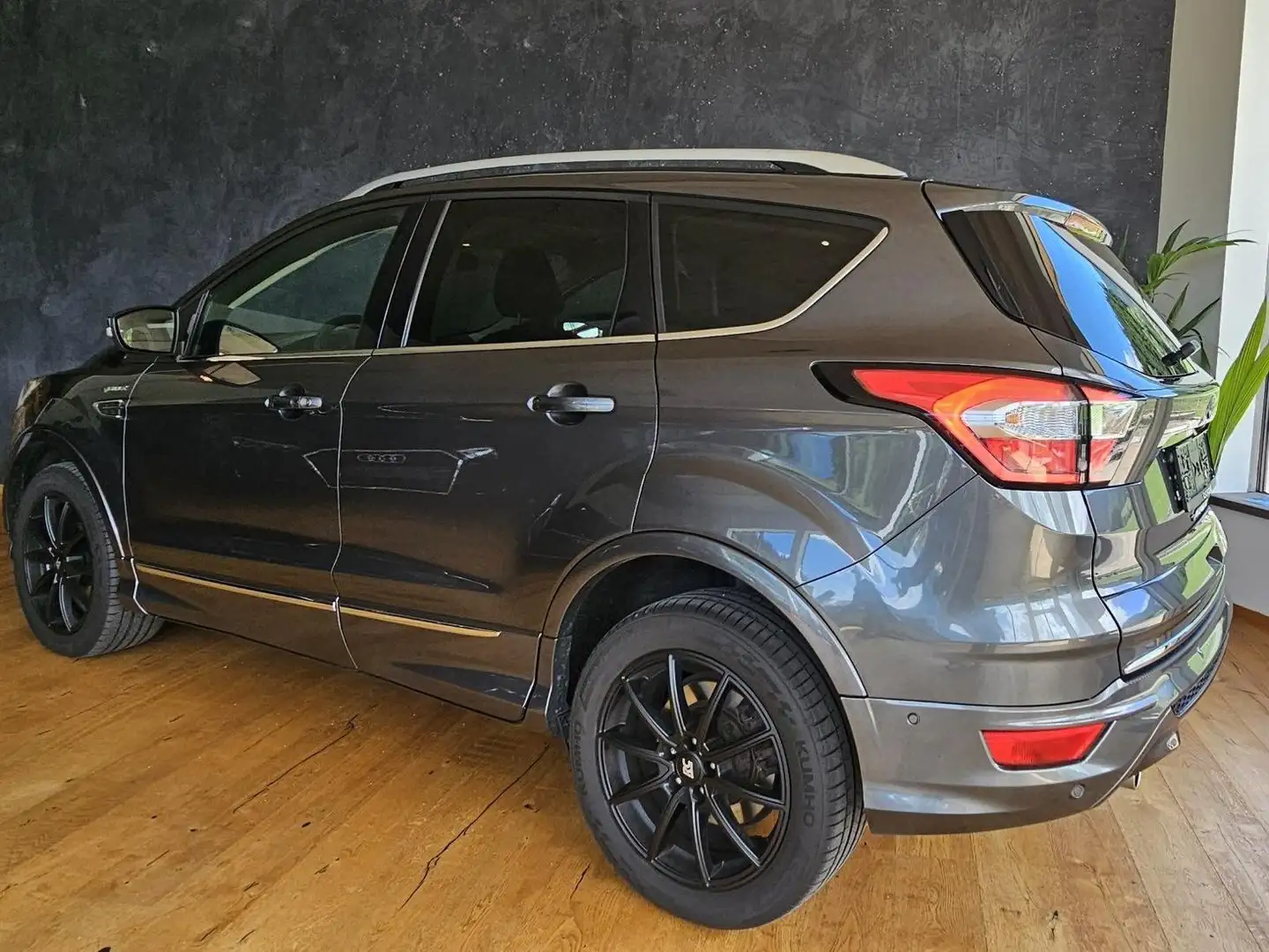 Ford Kuga Vignale Grau - 2
