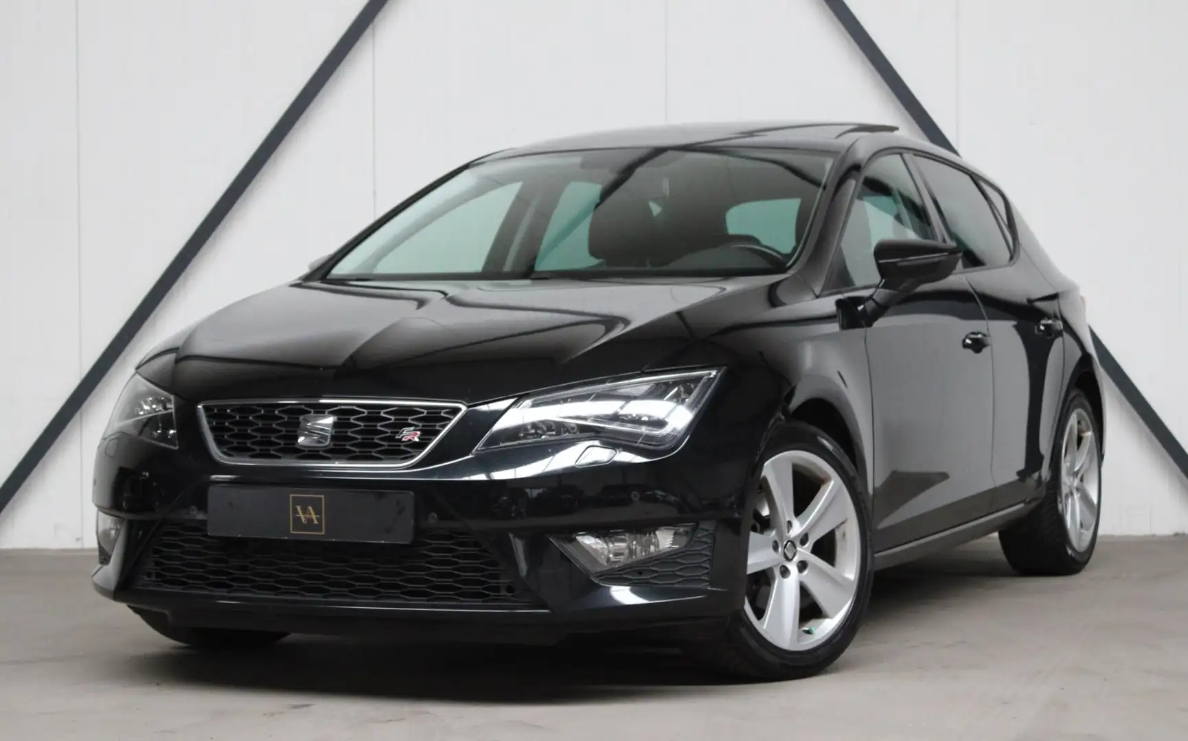 SEAT Leon 1.4 EcoTSI FR l Panoramadak l LED l Bluetooth Noir - 1