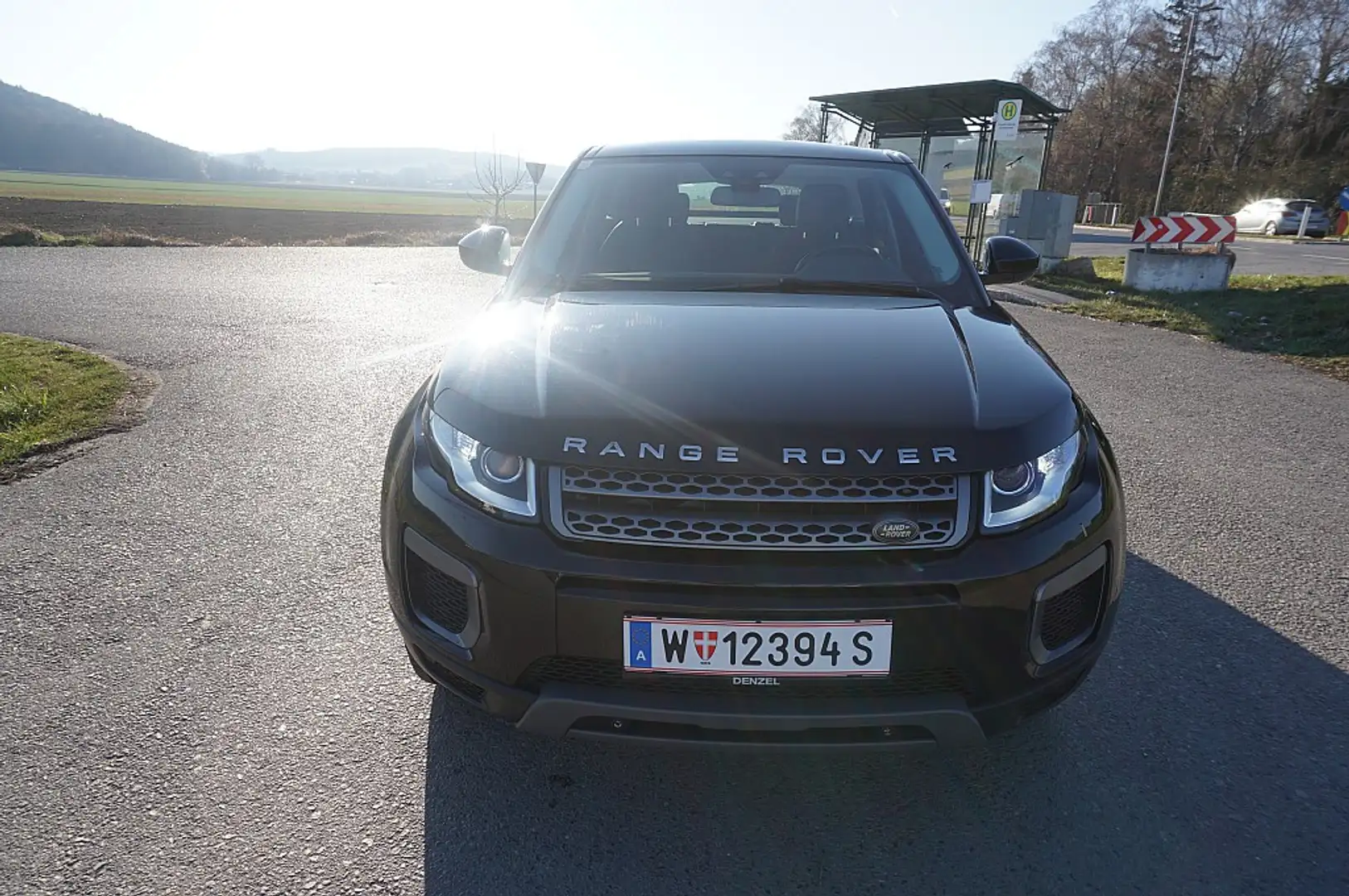Land Rover Range Rover Evoque Pure 2,0 eD4 e-Capability Schwarz - 1