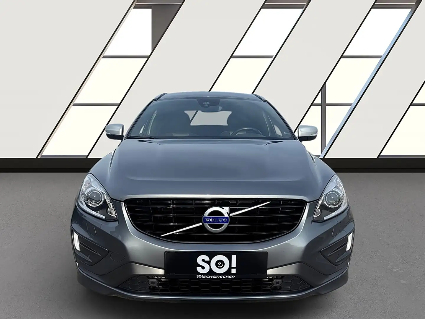 Volvo XC60 D3 R-Design Momentum Grau - 2
