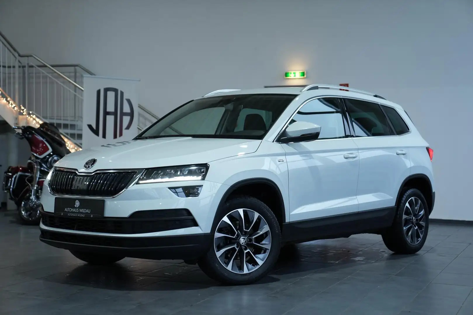 Skoda Karoq Drive 125 *AUTOMATIK*LED*NAV* Wit - 1