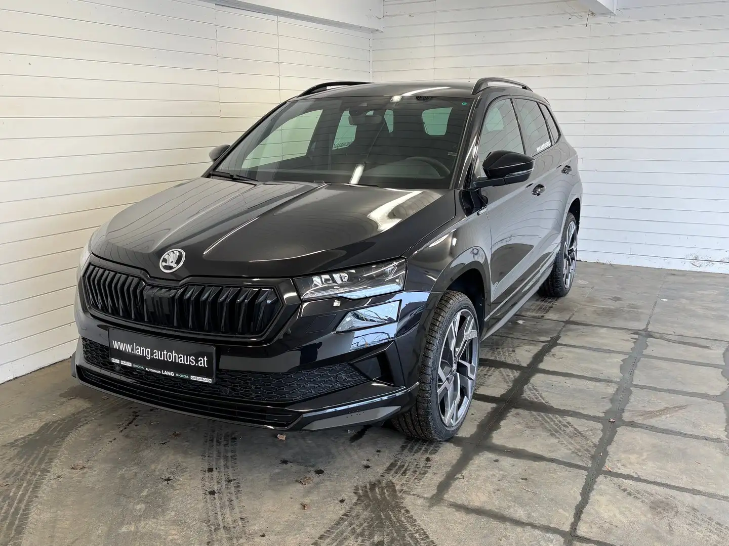 Skoda Karoq Sportline TSI DSG ACT Schwarz - 1