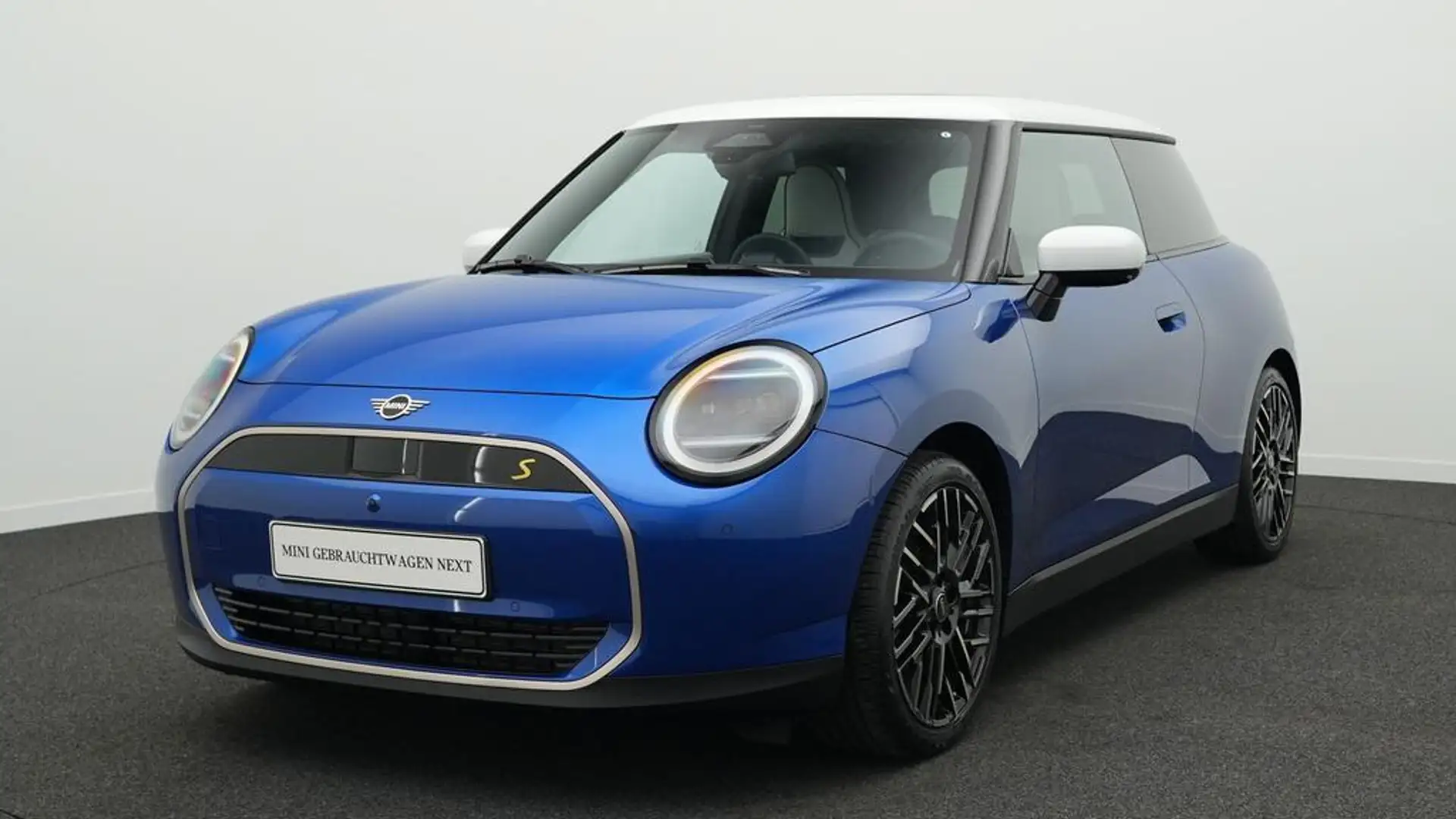 MINI Cooper SE Favoured Trim Blau - 1