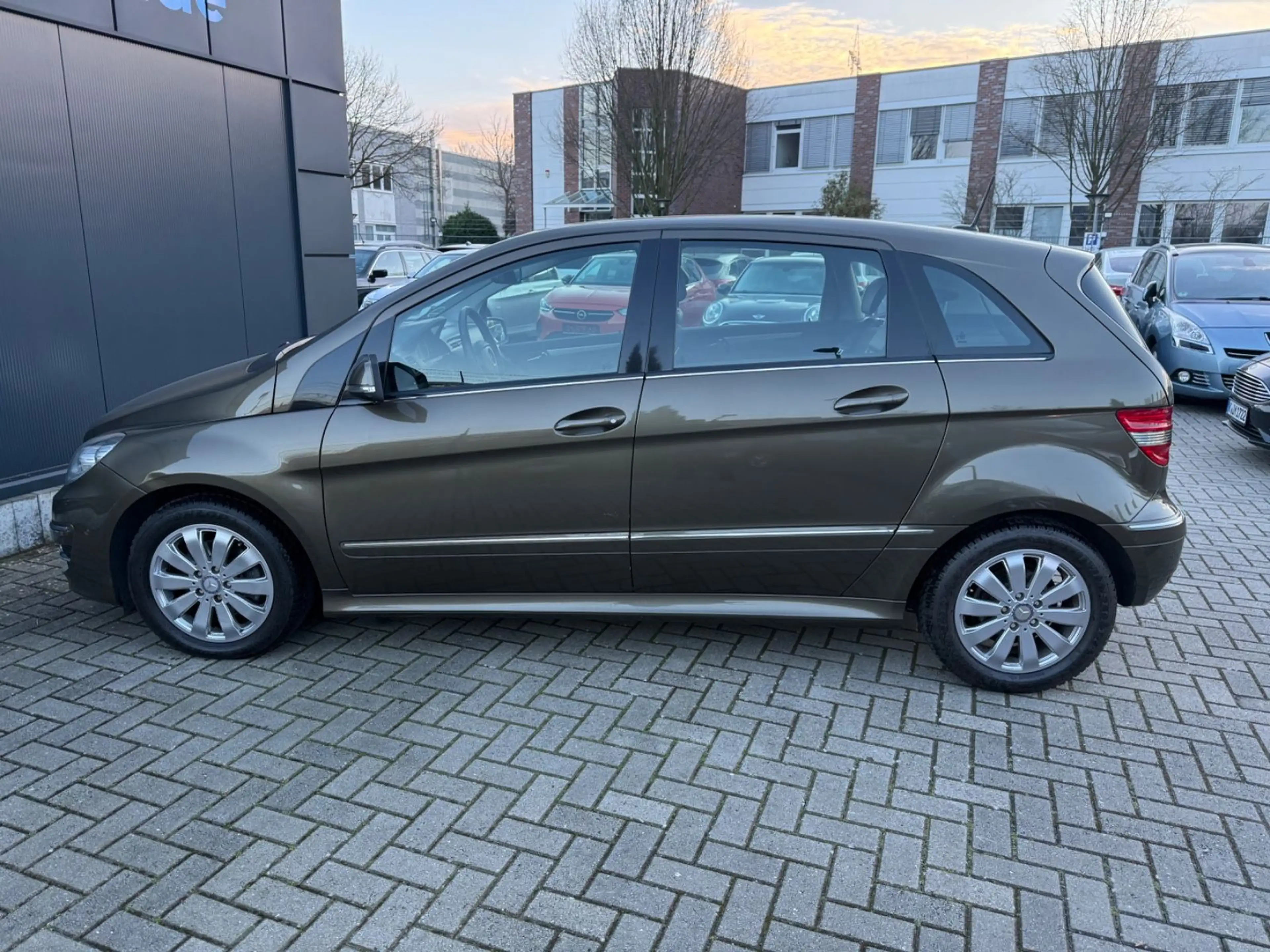 Mercedes-Benz B 180 CDI 1.Hand — photo 5