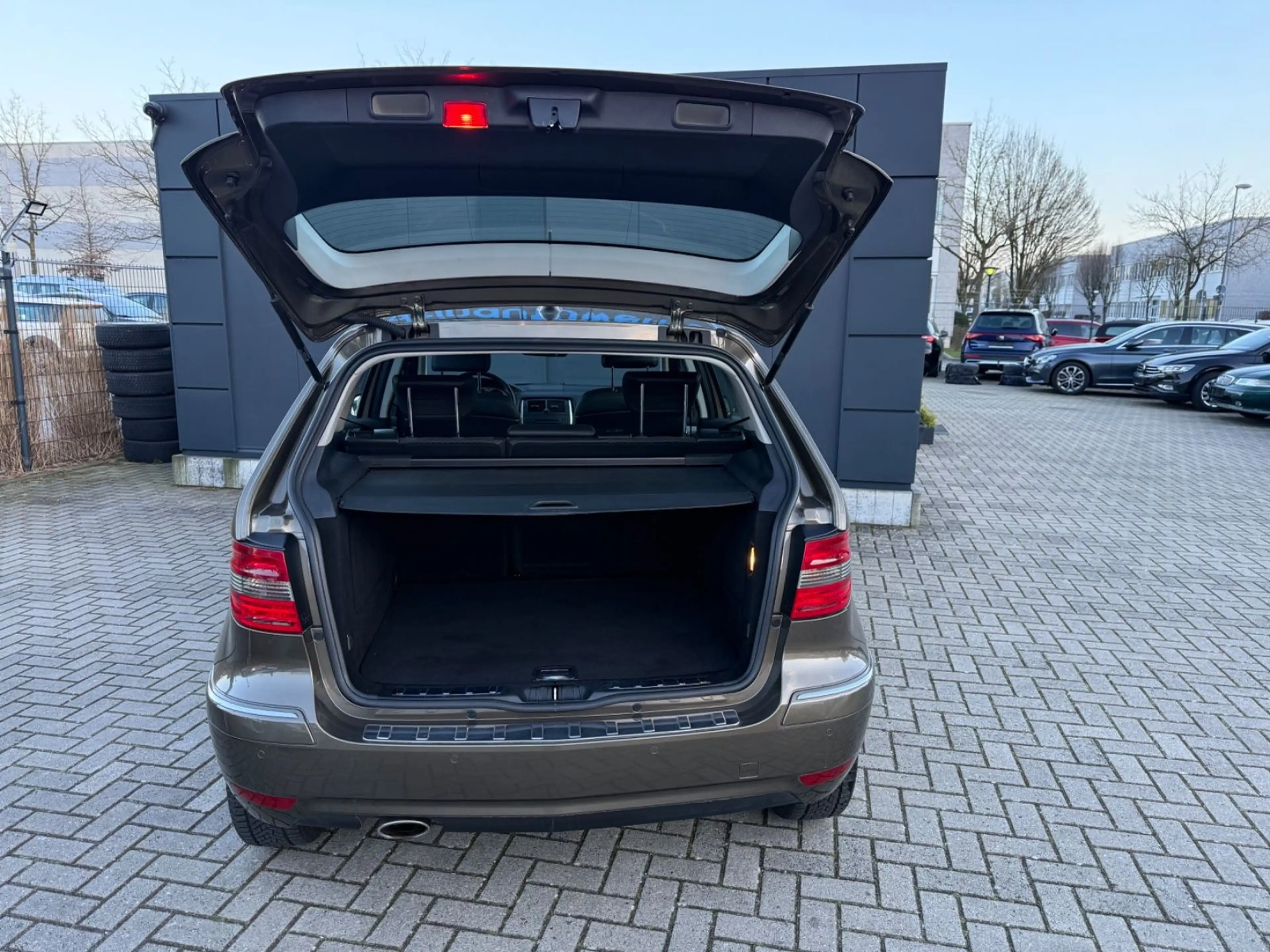 Mercedes-Benz B 180 CDI 1.Hand — photo 9