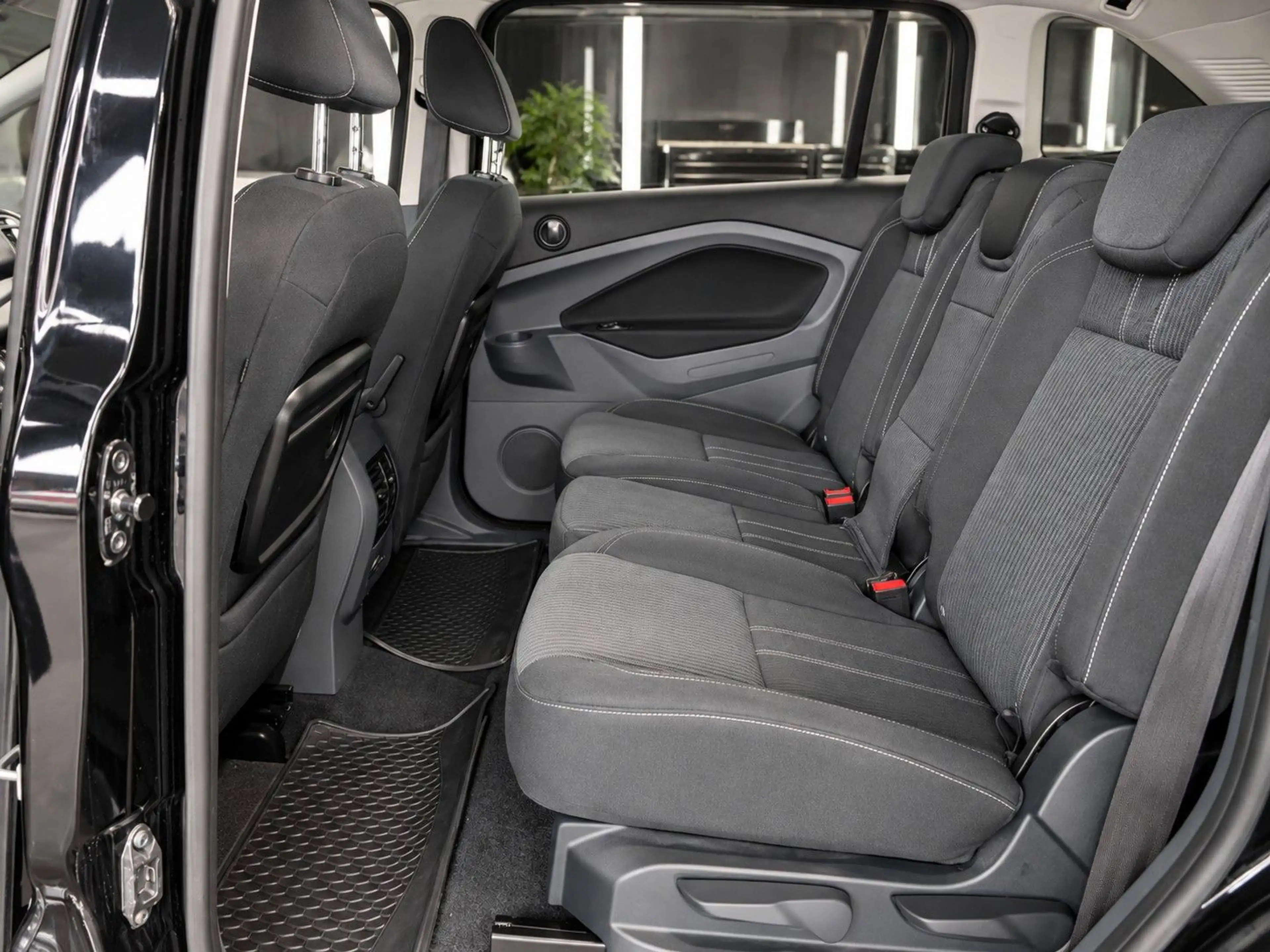 Ford Grand C-Max Grand C-MAX Titanium 1.HAND*SHZ*FSH*NAVI*BIXENON — photo 4
