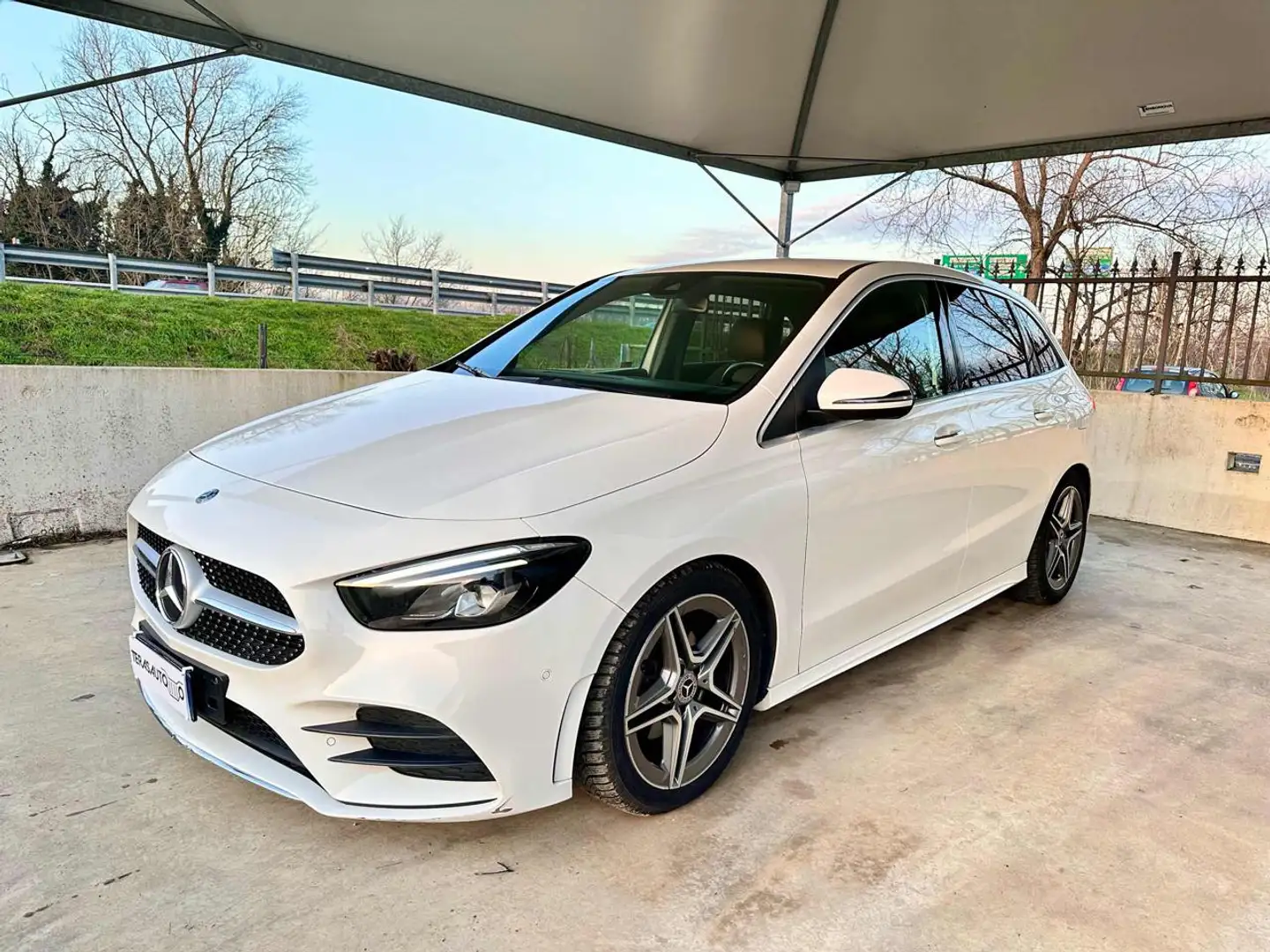 Mercedes-Benz B 180 Automatic AMG LINE CERCHI AMG 18 CAMB. AUT OK NEOP Bianco - 1