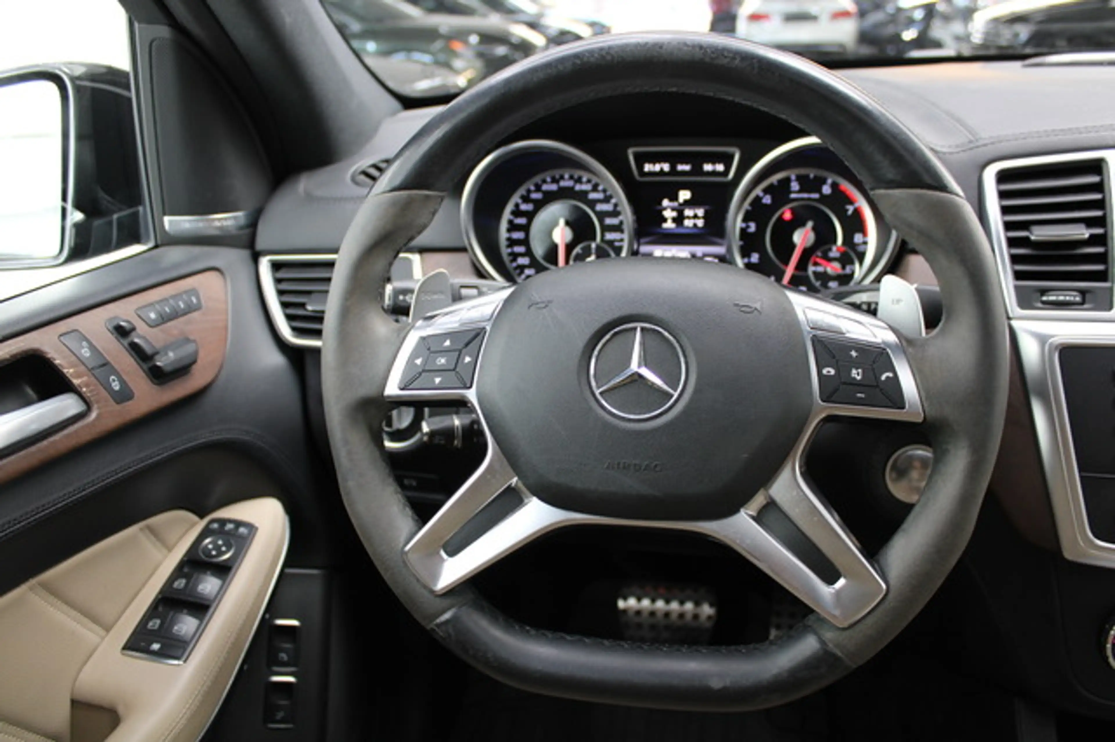 Mercedes-Benz GL 63 AMG 4Matic 7.Sitz/NAVI/KAMERA/H&K/PDC/LED — photo 8