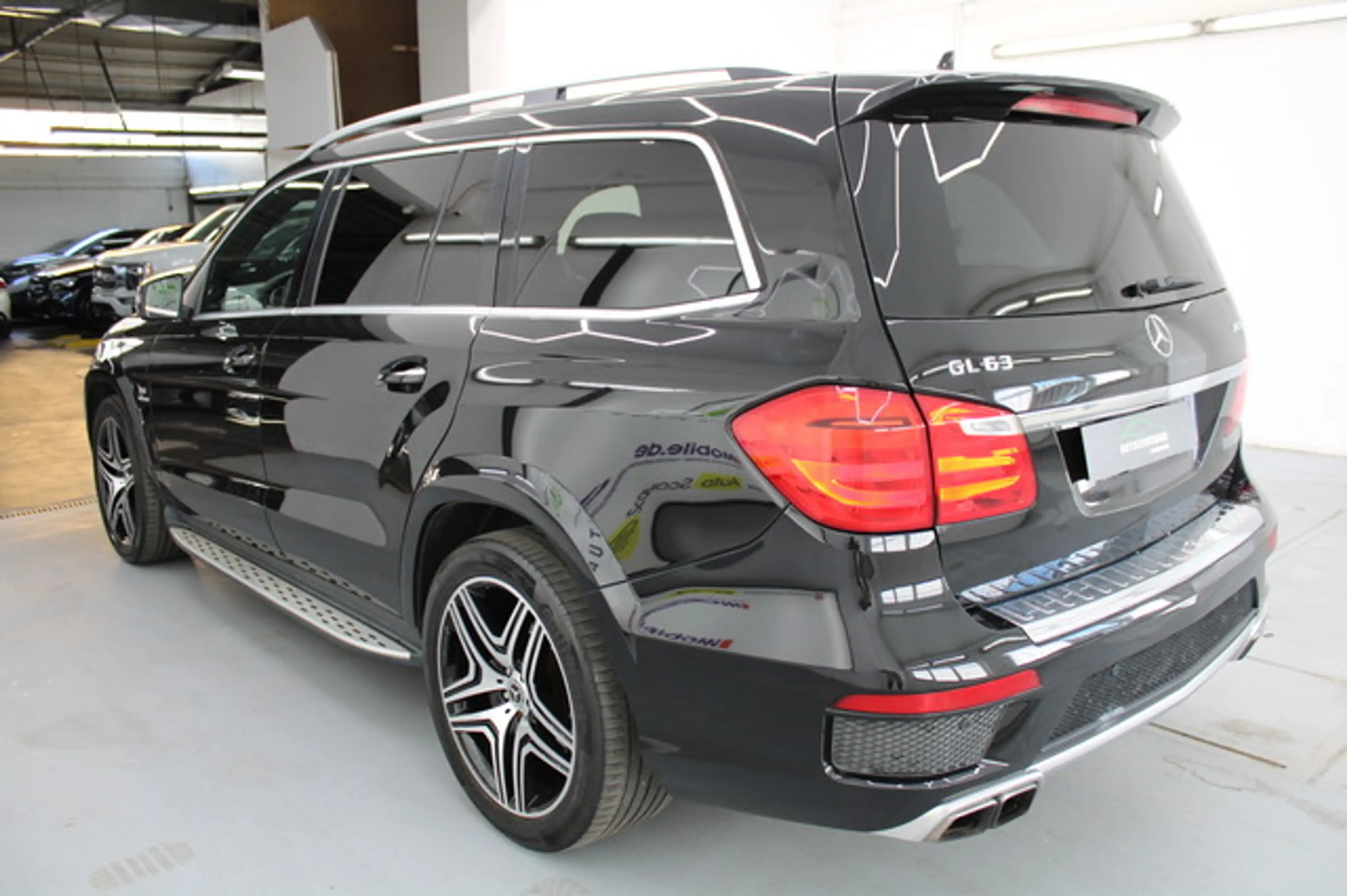 Mercedes-Benz GL 63 AMG 4Matic 7.Sitz/NAVI/KAMERA/H&K/PDC/LED — photo 4