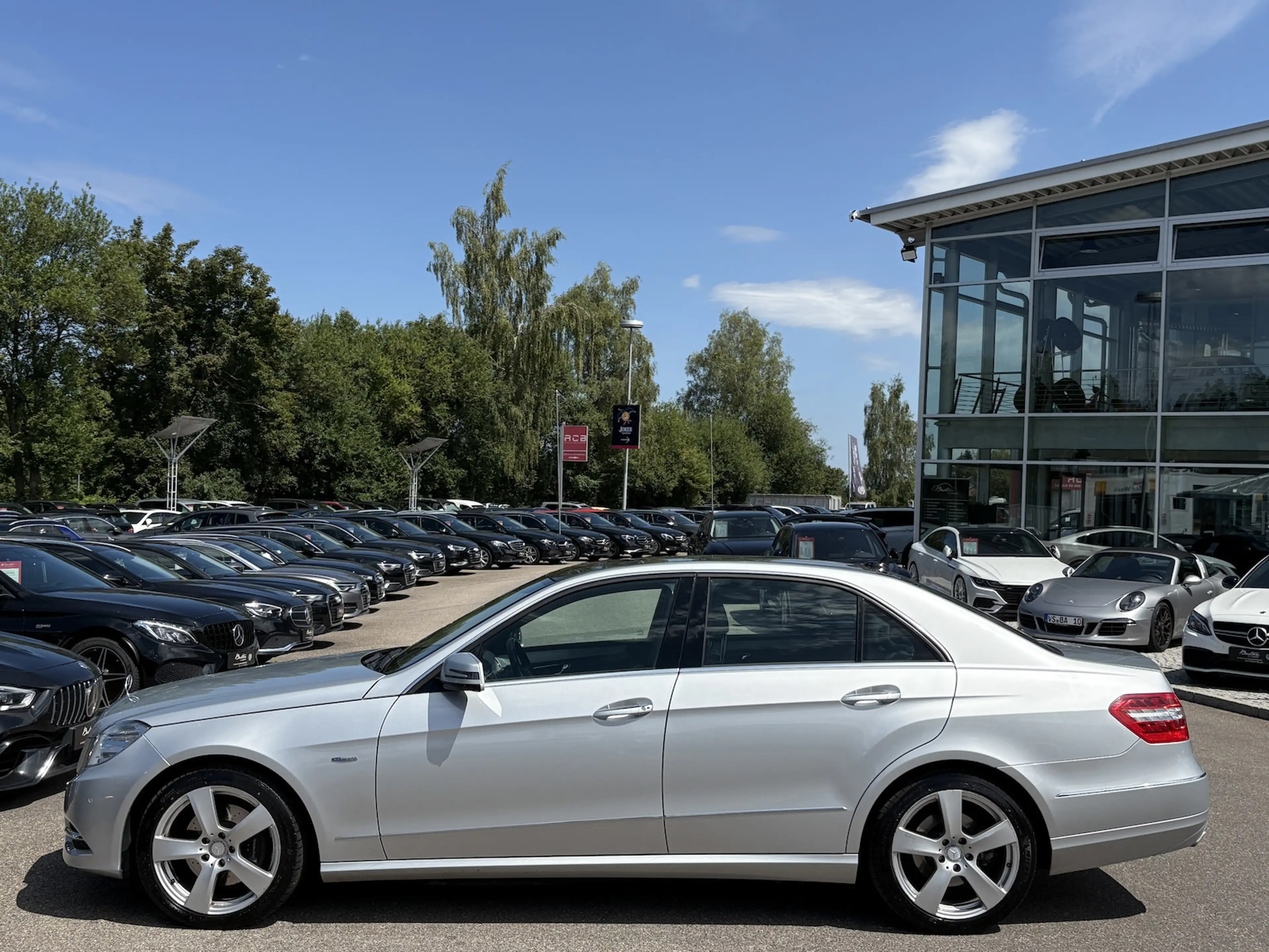 Mercedes-Benz E 350 CDI 4Matic KAMERA/PANO/MEMORY/NAVI/SHZ/AHK — photo 3