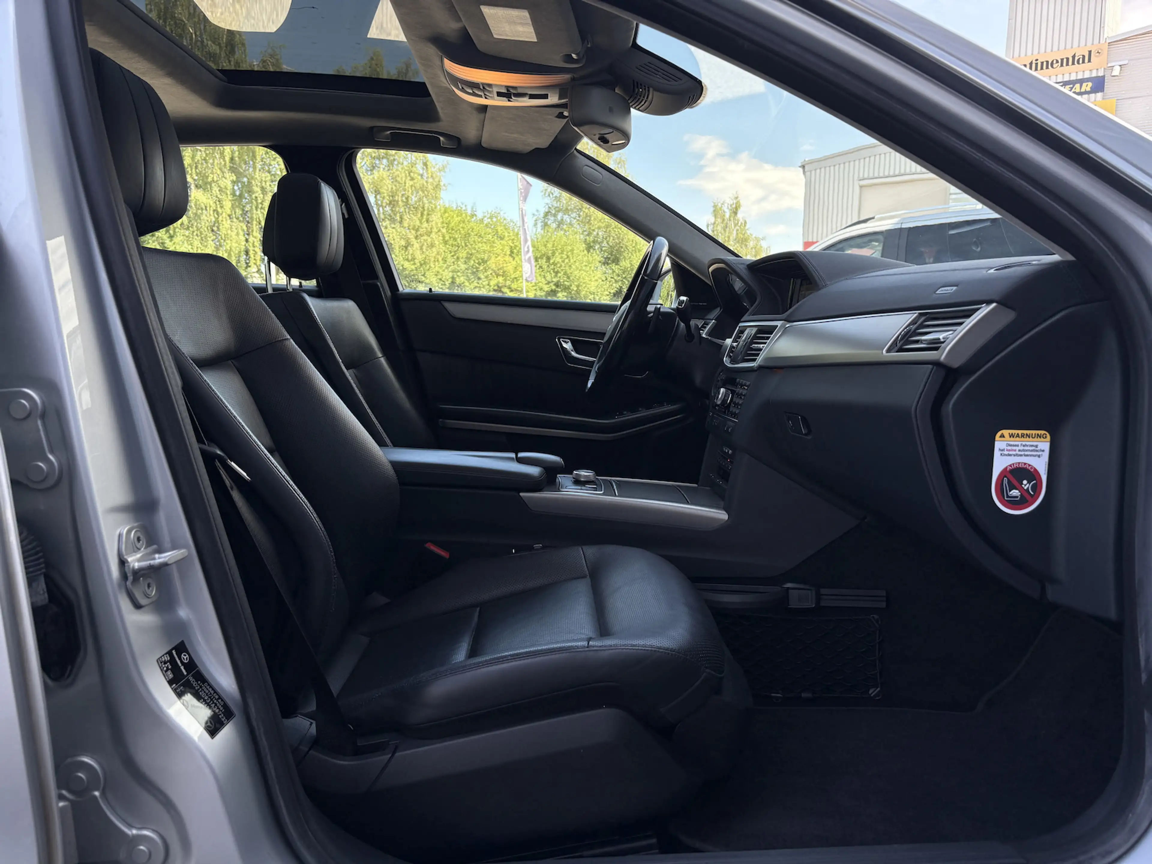 Mercedes-Benz E 350 CDI 4Matic KAMERA/PANO/MEMORY/NAVI/SHZ/AHK — photo 12