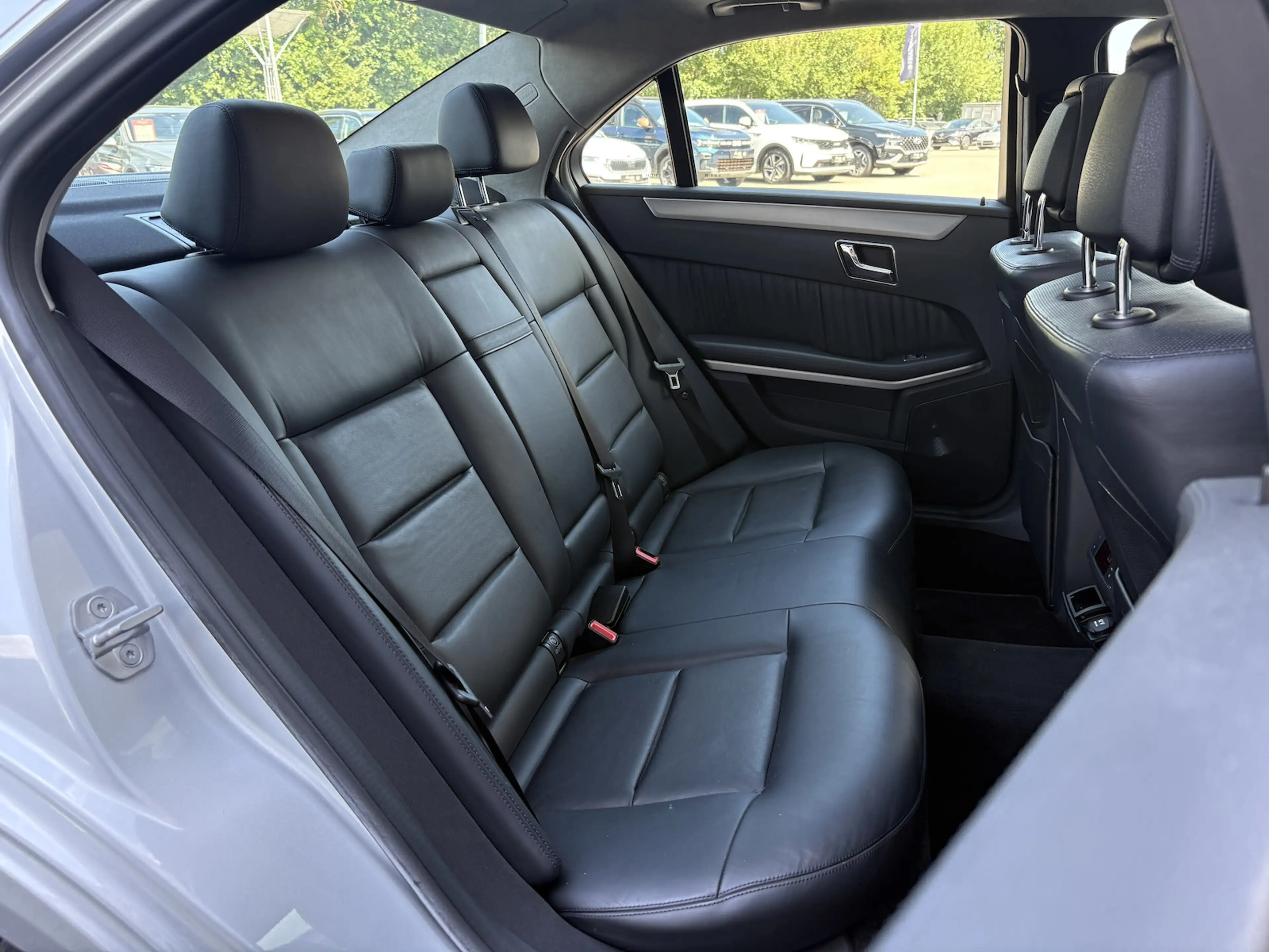 Mercedes-Benz E 350 CDI 4Matic KAMERA/PANO/MEMORY/NAVI/SHZ/AHK — photo 15