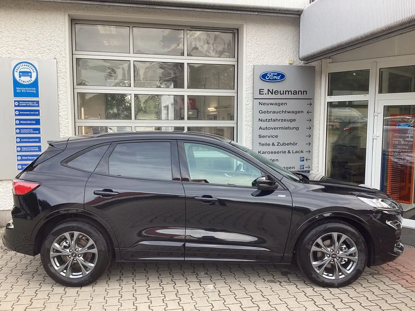 Ford Kuga ST-Line Schwarz - 1