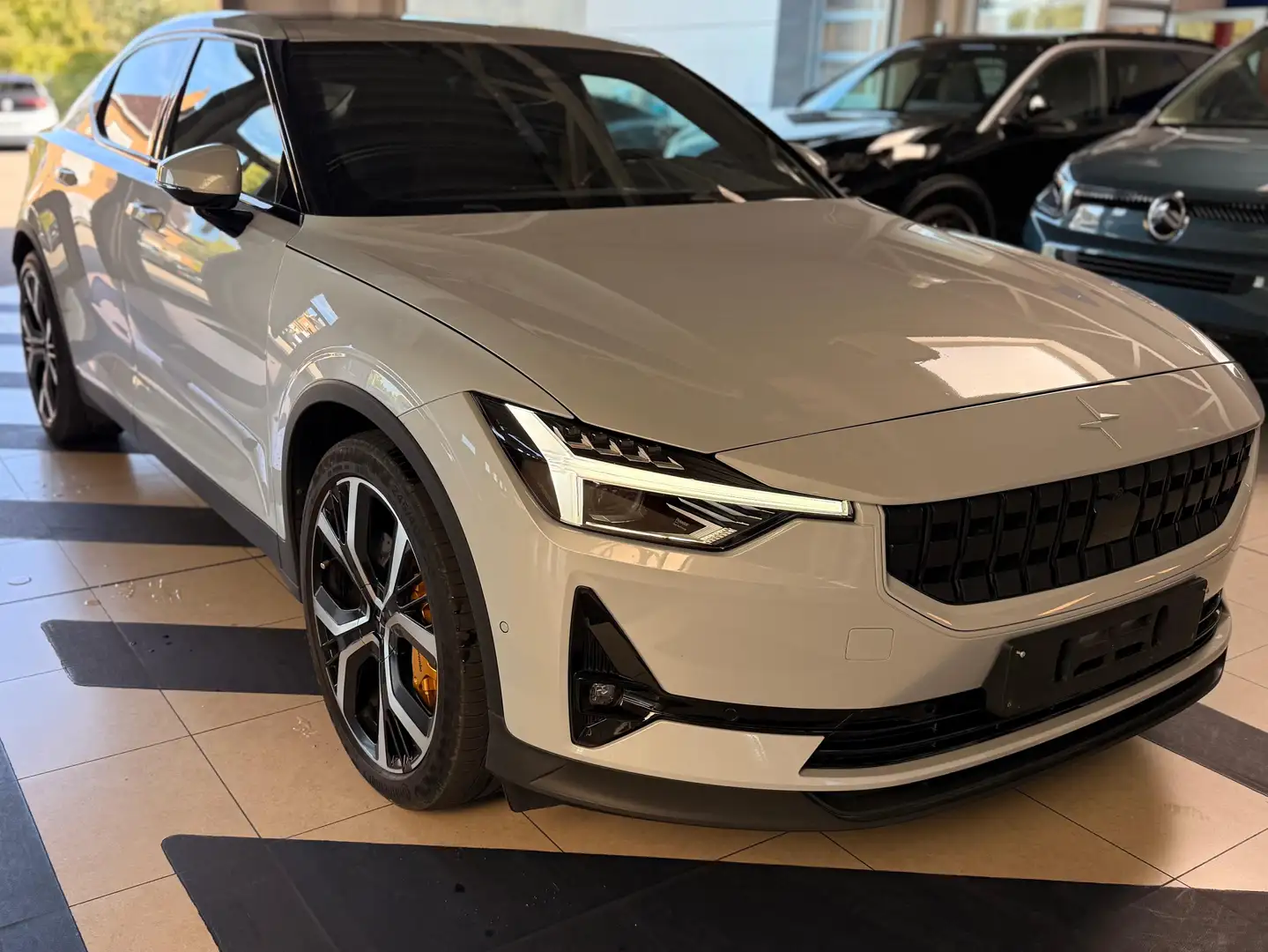 Polestar 2 Polestar 2 AWD | Performance | Pilot & Plus Pack* Grijs - 1