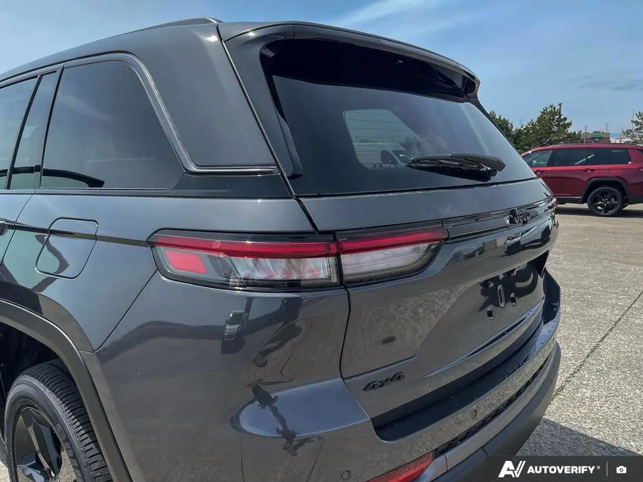 Jeep Grand Cherokee снимка Jeep Grand Cherokee