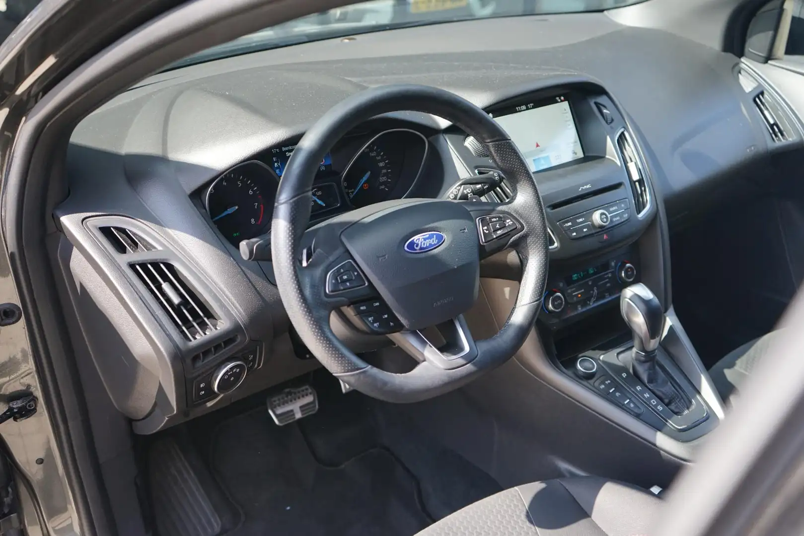 Ford Focus Wagon 1.5 ST-Line , Automaat, AppleCarplay, 18''LM Grijs - 2