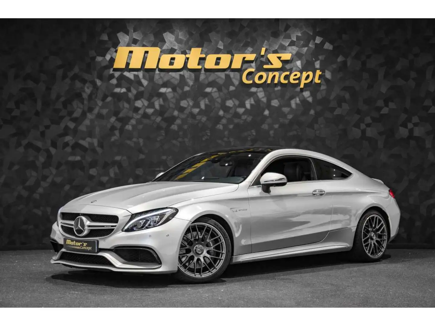 Mercedes-Benz C 63 AMG Coupé 4.0 V8 Bi-Turbo Gris - 1