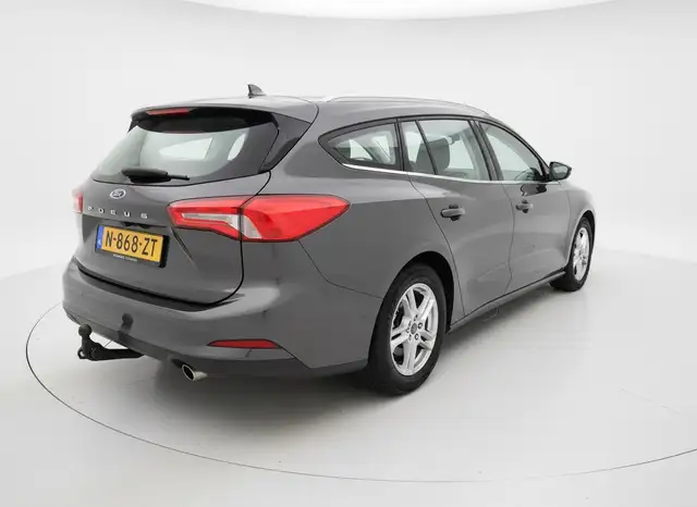 Ford Focus view 8