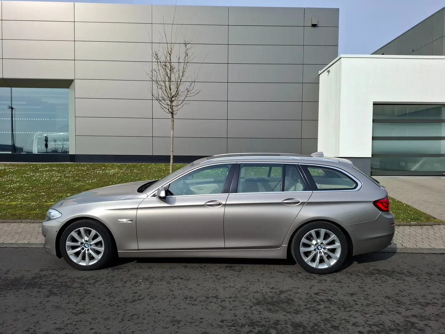 BMW 535 5er Touring Diesel 535d xDrive Touring Sport-Aut. Plateado - 2