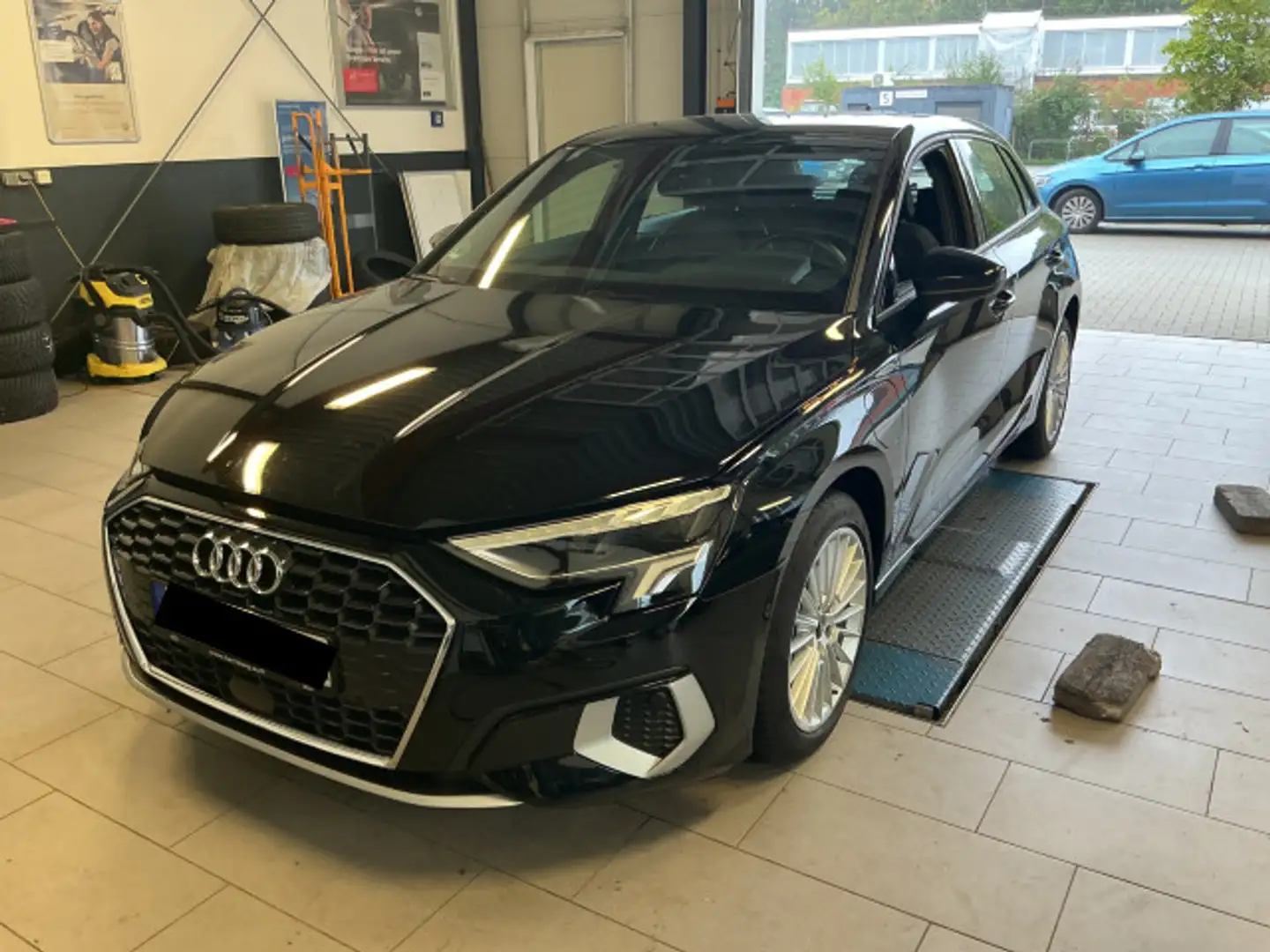 Audi A3 40 TFSIe LED Navi Sound CarPlay Cam Schwarz - 2