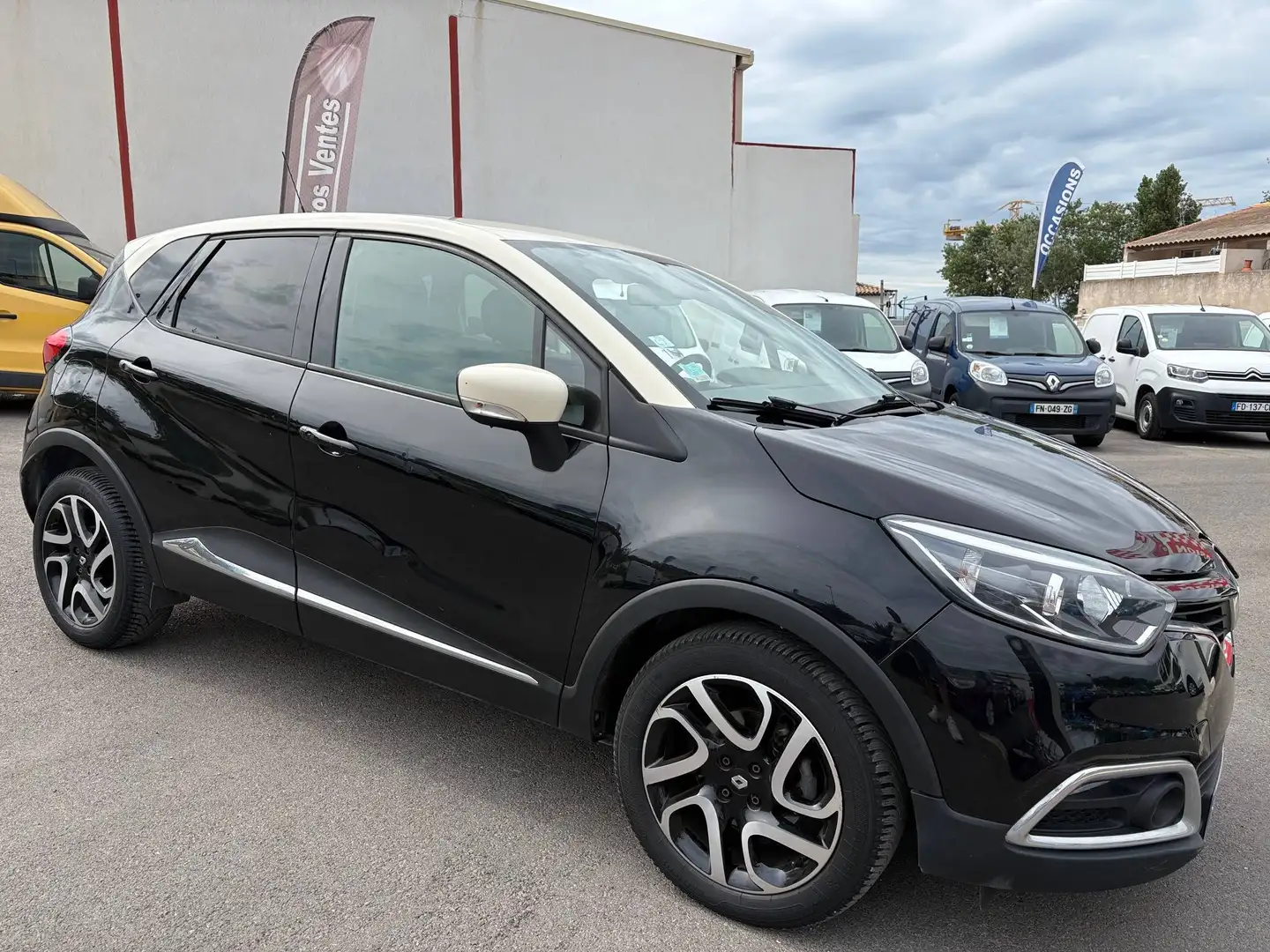 Renault Captur dCi 90 E6 Energy Intens 2015 S\u0026amp;S eco² Noir - 1