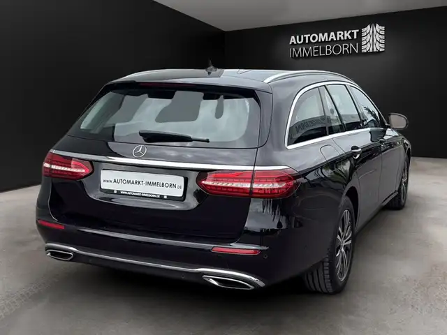 Mercedes-Benz E-Class view 11