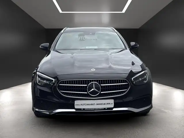 Mercedes-Benz E-Class view 8