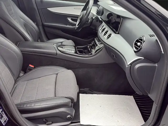 Mercedes-Benz E-Class view 13