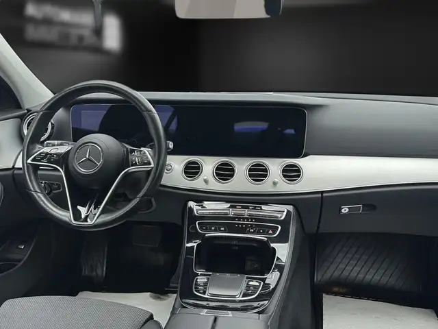 Mercedes-Benz E-Class view 15