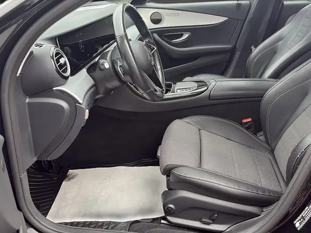 Mercedes-Benz E-Class view 14