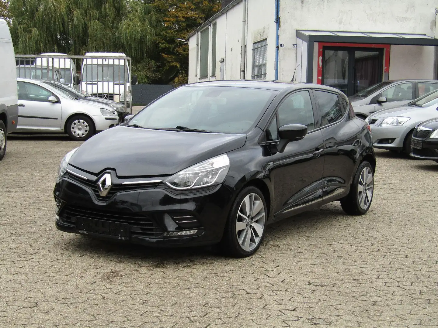 Renault Clio IV Limited Schwarz - 1