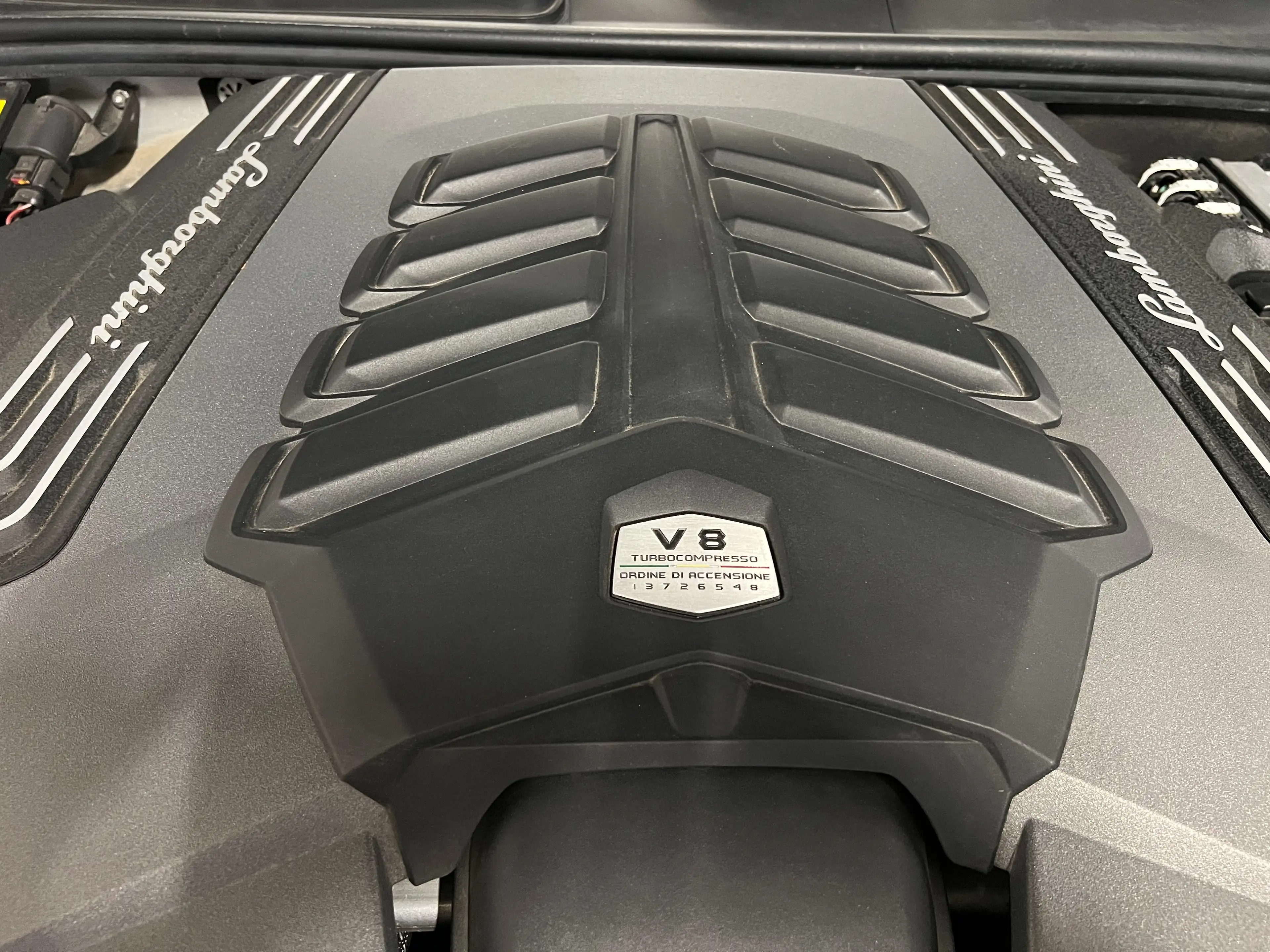 Lamborghini Urus — photo 9