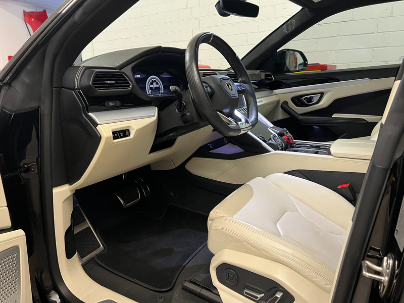 Lamborghini Urus — photo 6