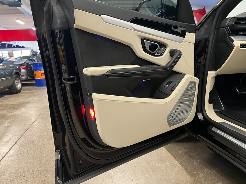Lamborghini Urus — photo 5