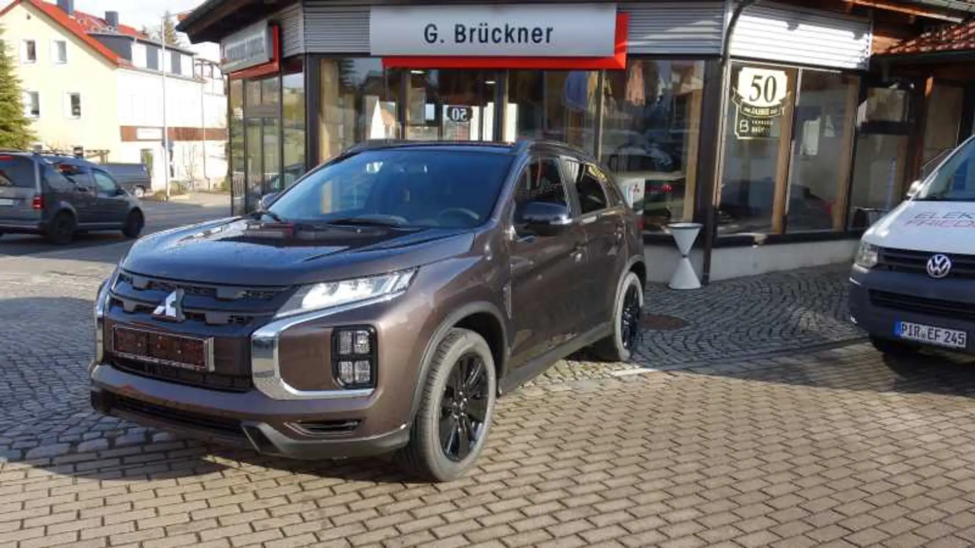 Mitsubishi ASX Spirit+ 2.0 CVT Navi,Totwinkelassist.,AHK,Winterrä Braun - 2