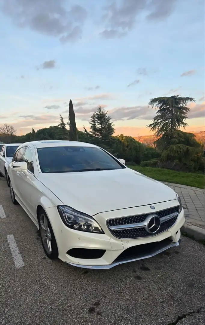 Mercedes-Benz CLS 350 Shooting Brake 350d Aut. acabado AMG. Blanco - 1