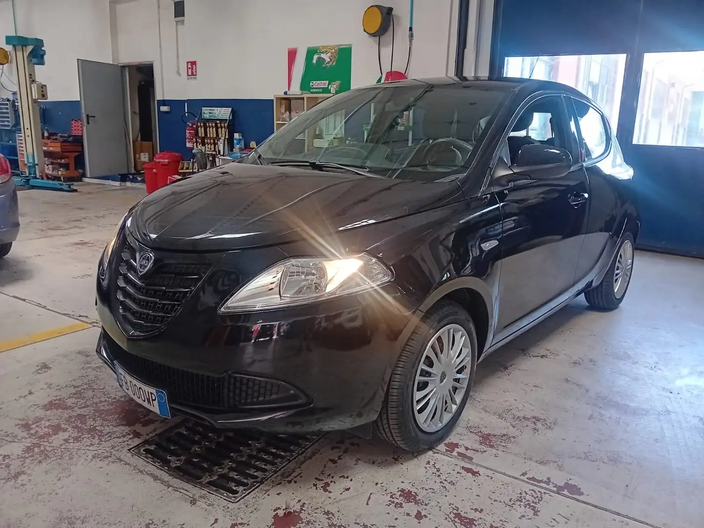 Lancia Ypsilon Ypsilon 1.2 8v S MomoDesign 69cv E6 Nero - 1