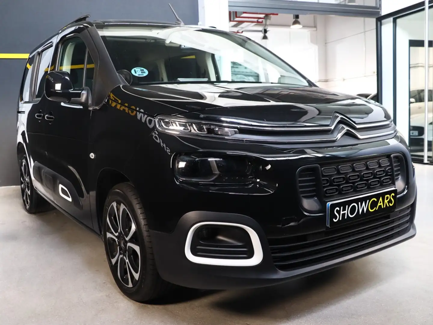 Citroen Berlingo BlueHDi S&S Talla M Shine 130 Negro - 2