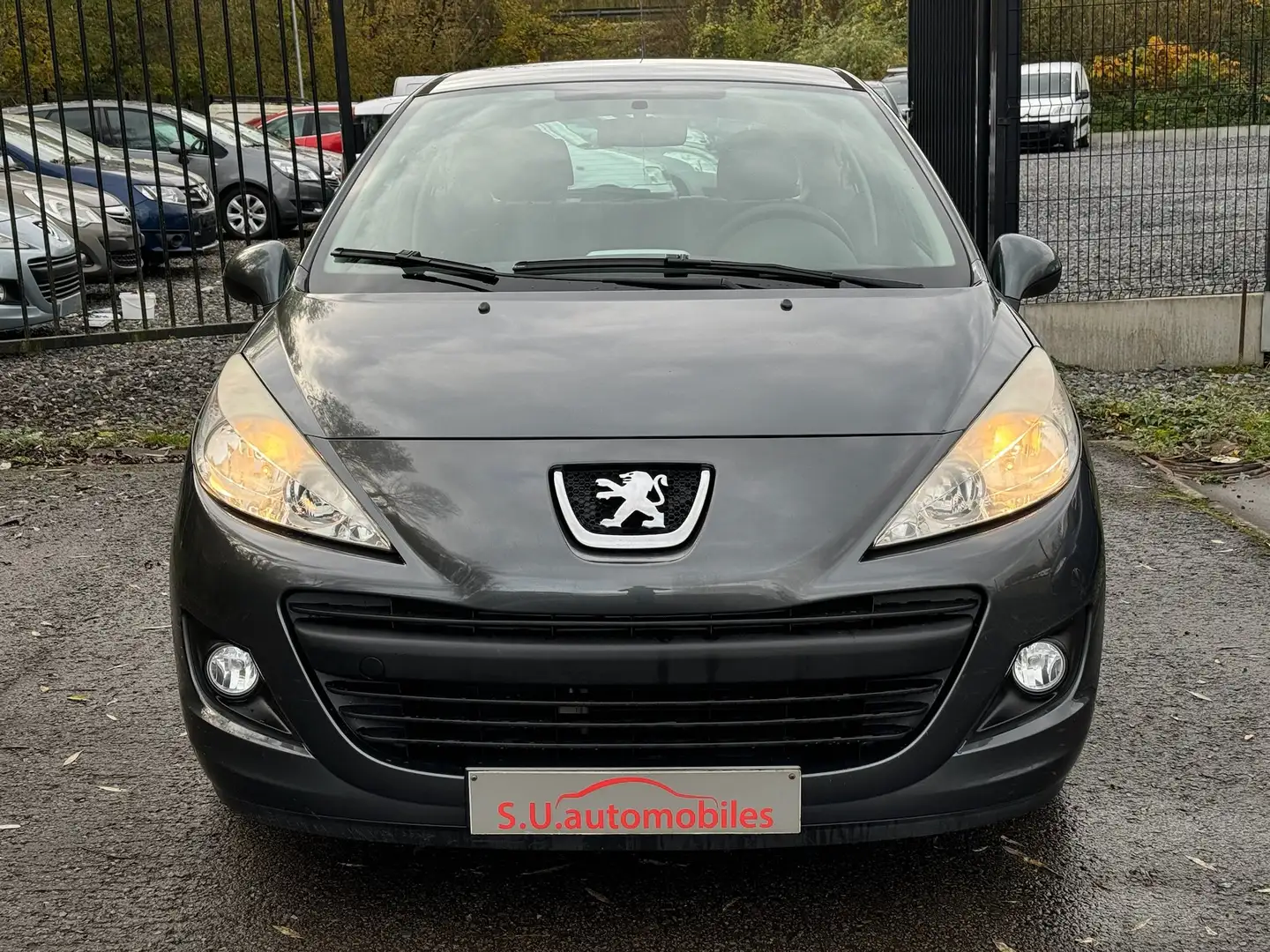Peugeot 207 + 1.4 Hdi 99.500Km / Clim/ V.E/ V.C./ GAR12 M Gris - 2