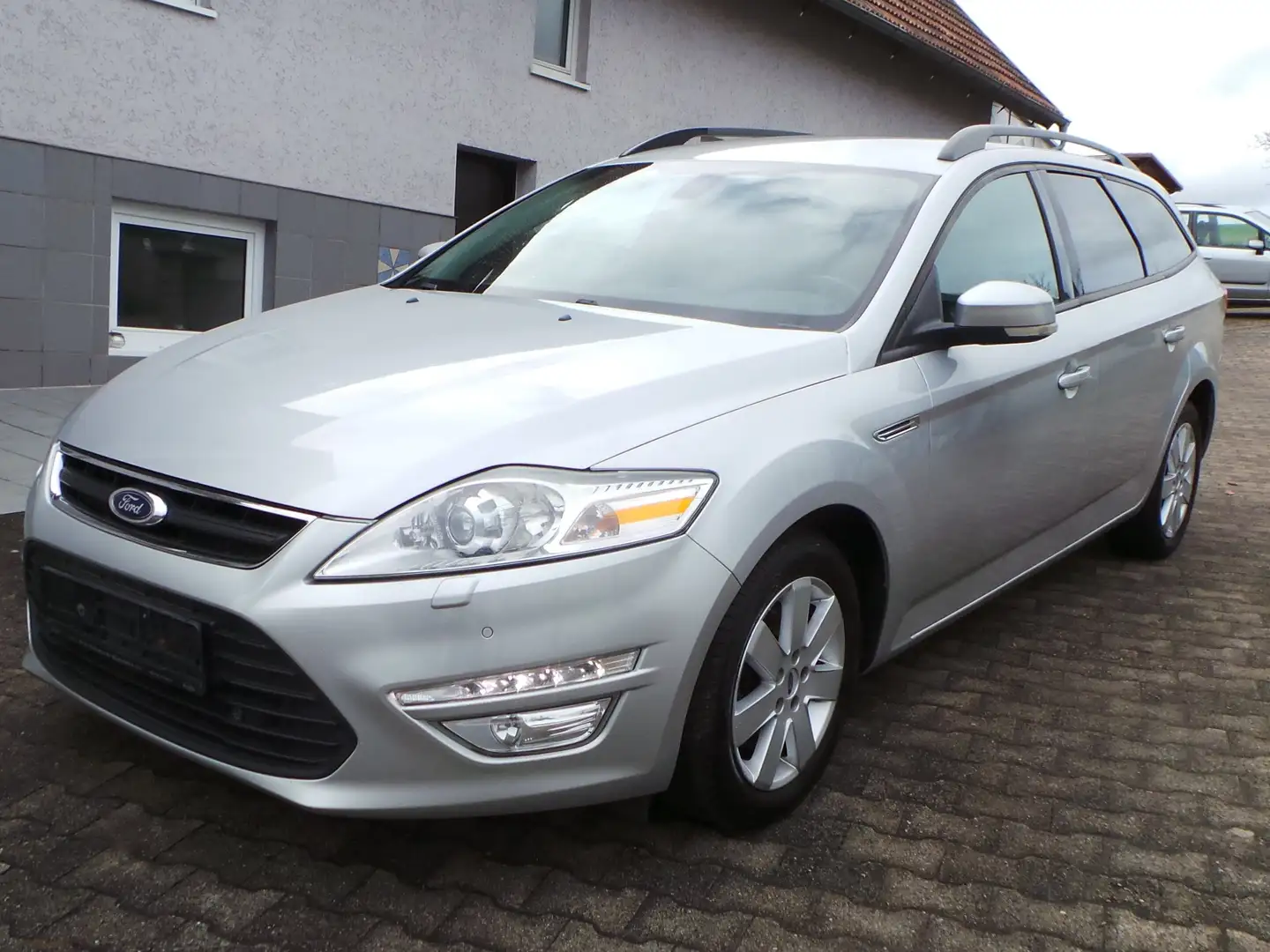 Ford Mondeo Turnier 2.0 TDCi Aut. Trend Plateado - 1