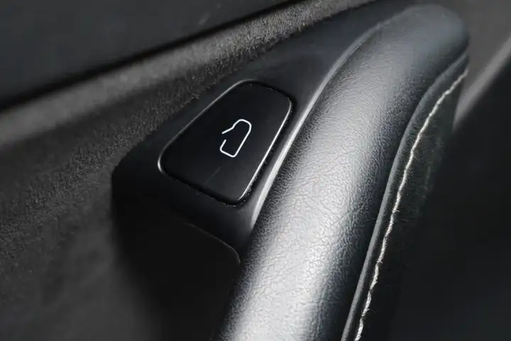 Tesla Model 3 2022, foto 23