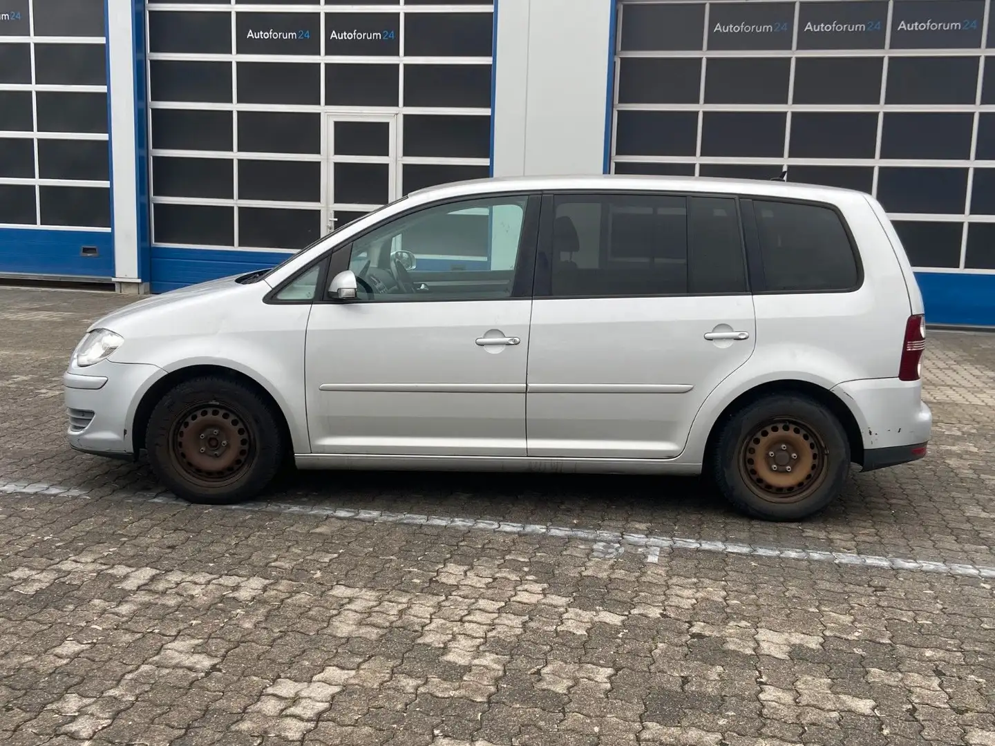 Volkswagen Touran Trendline BlueMotion*1.Hand*Klima*Temp* Argent - 2