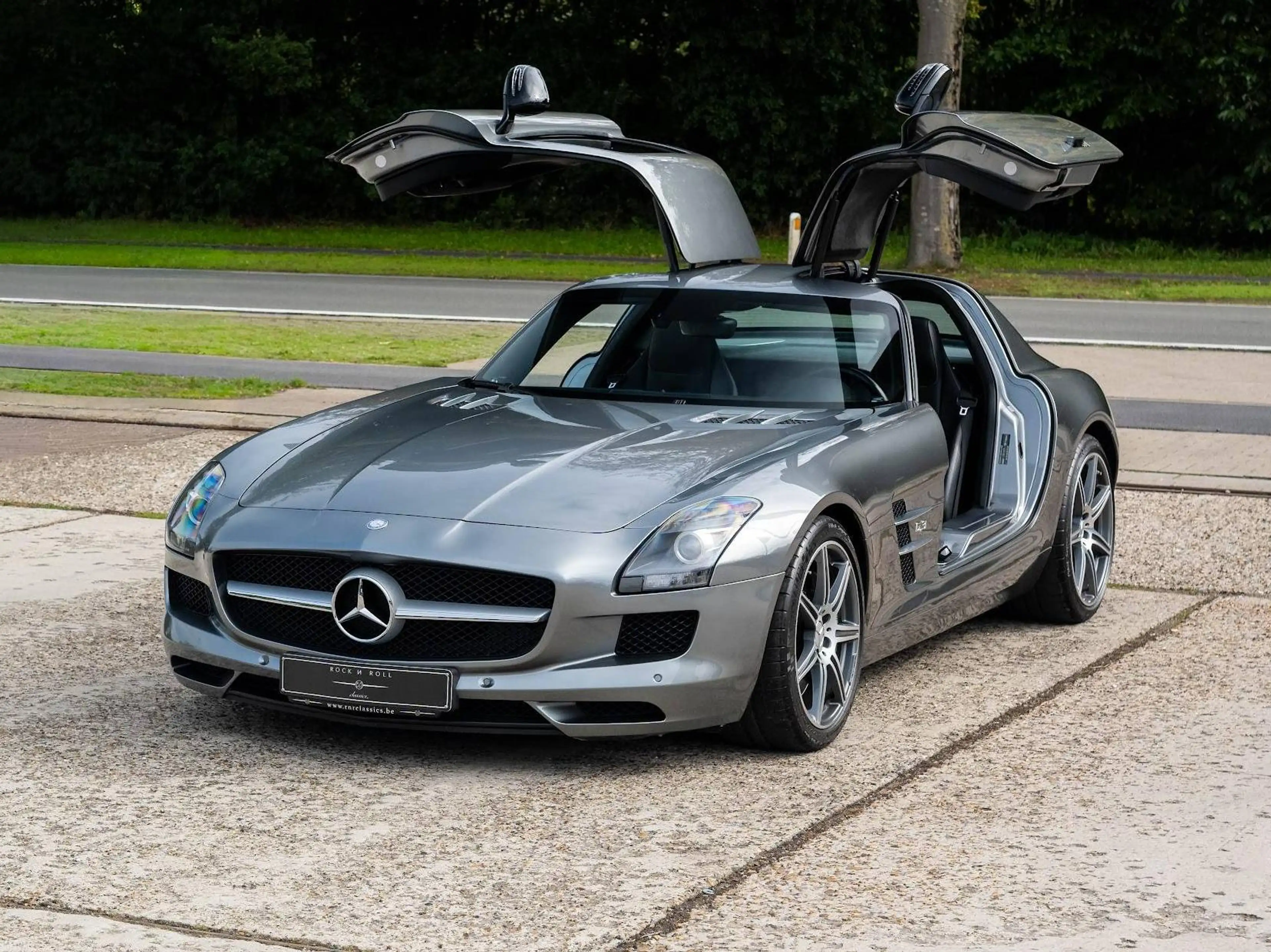 Mercedes-Benz SLS SLS AMG | Rare 756U MANUFAKTUR Himalaya Grey Metallic — photo 13