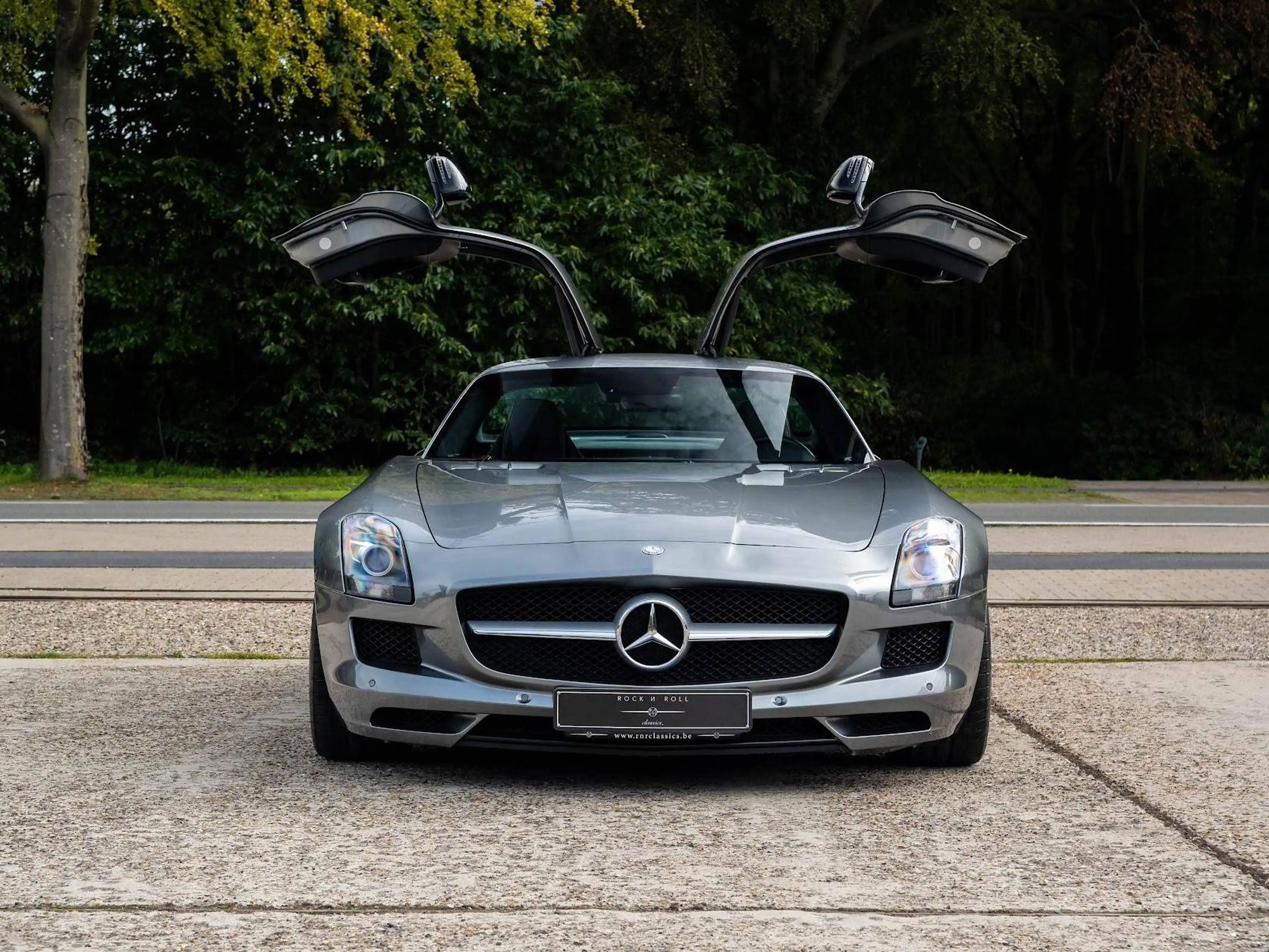 Mercedes-Benz SLS SLS AMG | Rare 756U MANUFAKTUR Himalaya Grey Metallic — photo 12